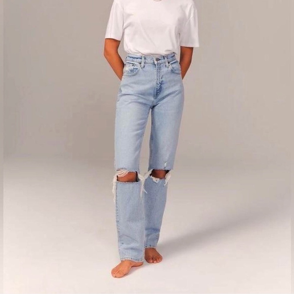 NWT!! Abercrombie & Fitch curve love the 90s straight ultra high rise.